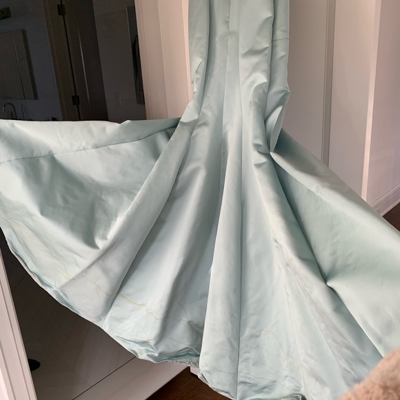 Stunning $6000 J Mendel size 8 bought from J Mendel boutique - Picture 6 of 8